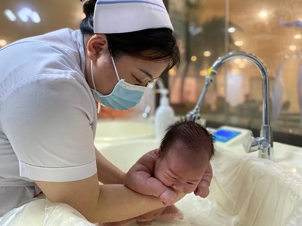 媽媽“雙線”戰(zhàn)疫，女兒報考醫(yī)學專業(yè)被錄取