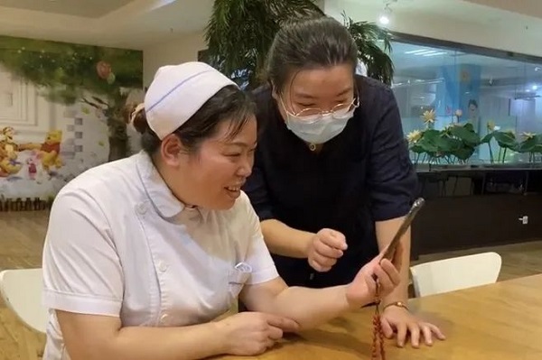 媽媽“雙線”戰(zhàn)疫，女兒報考醫(yī)學專業(yè)被錄取